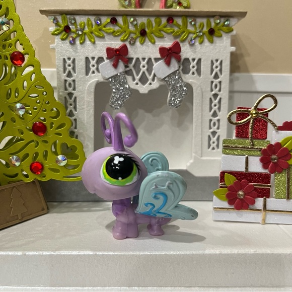 Littlest Pet Shop LPS Purple and Blue Butterfly #478 - Picture 2 of 4
